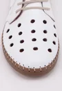 Pantofi dama albi din piele cu detalii perforate