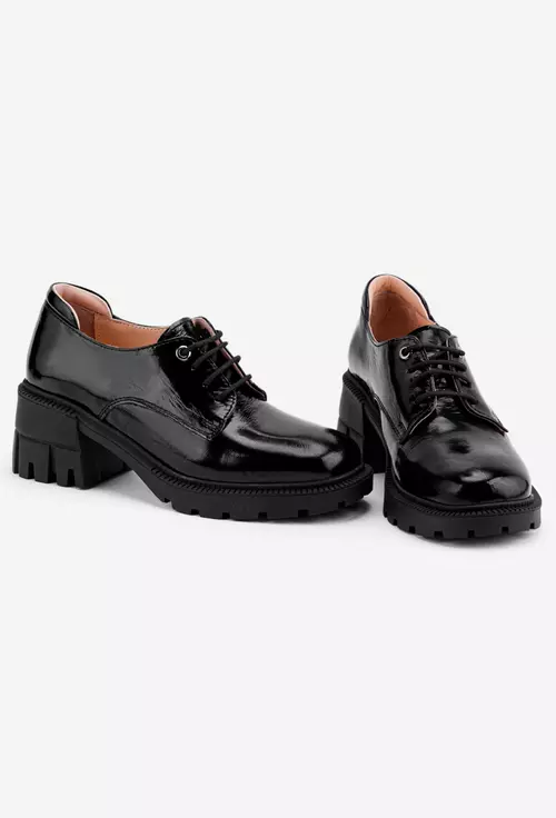 Pantofi dama negri din piele lacuita cu siret