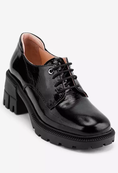 Pantofi dama negri din piele lacuita cu siret