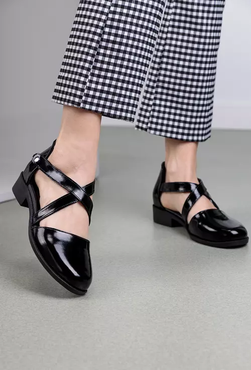 Pantofi dama NUR negri din piele naturala lacuita
