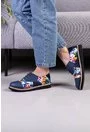 Pantofi din piele bleumarin cu detalii cu imprimeu floral