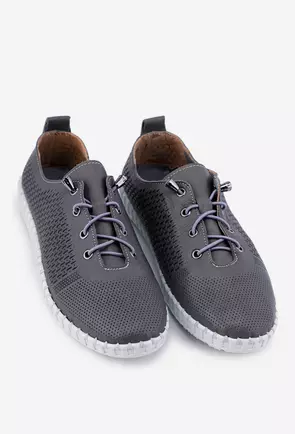 Pantofi gri din piele cu perforatii
