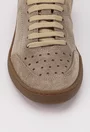 Pantofi maro din piele intoarsa cu talpa flexibila