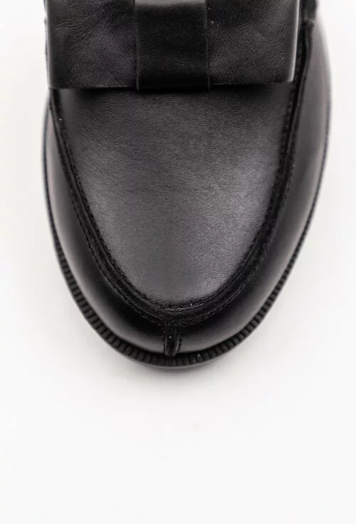 Pantofi negri din piele naturala box cu bareta