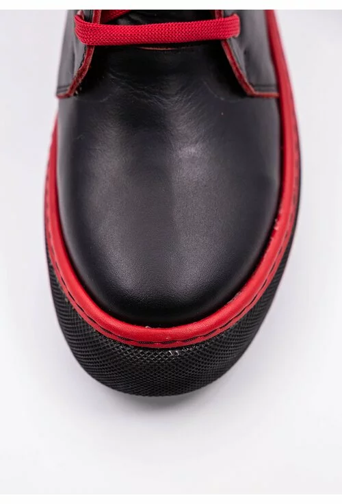 Pantofi negri din piele naturala cu detalii rosii