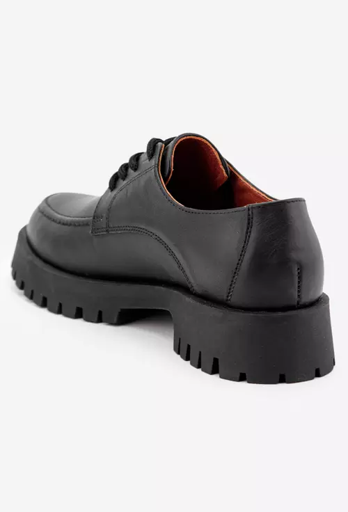 Pantofi negri din piele naturala cu siret
