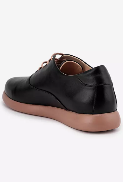 Pantofi negri din piele naturala cu siret