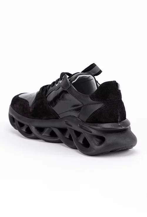 Pantofi negri din piele naturala cu talpa deosebita