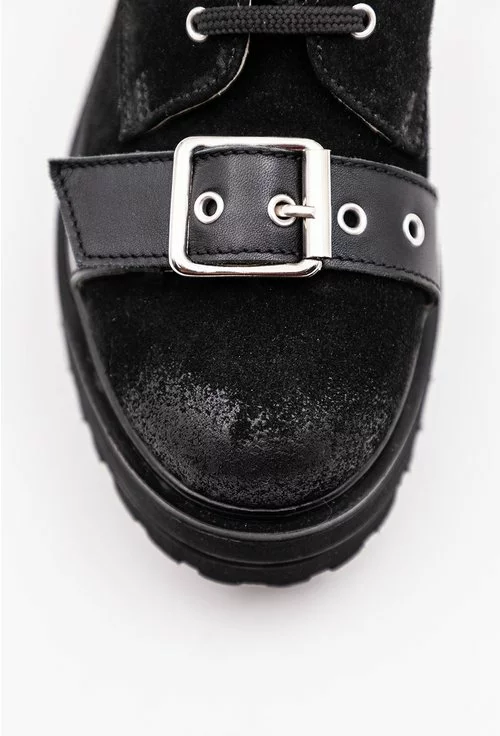 Pantofi negri din piele naturala intoarsa cu detaliu curea
