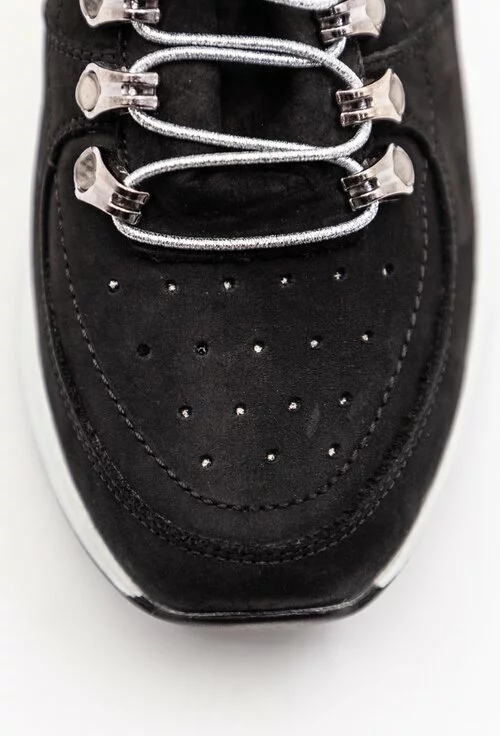 Pantofi negri din piele naturala intoarsa perforata