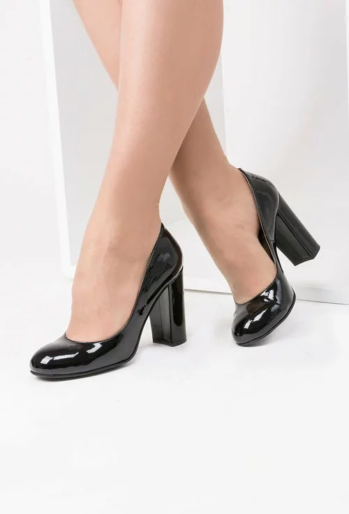 Pantofi negri din piele naturala lacuita Swan