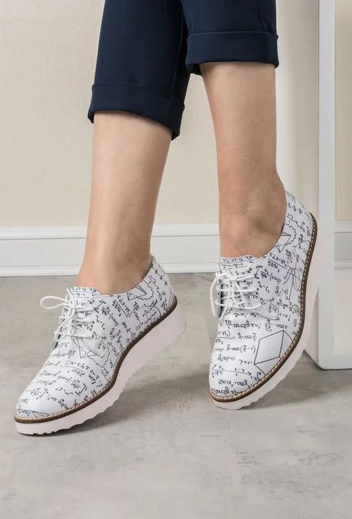 Pantofi Oxford albi din piele naturala cu imprimeu scris Monique