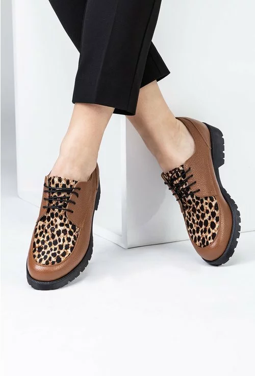 Pantofi Oxford maro din piele naturala cu animal print
