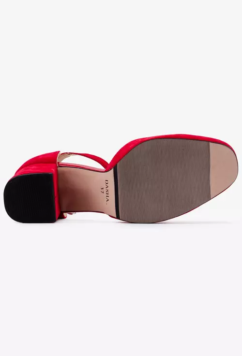 Pantofi rosii din piele intoarsa cu bareta