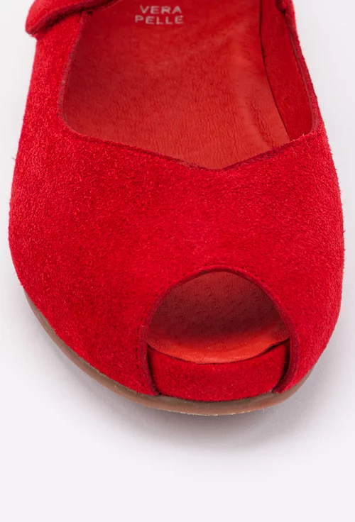 Pantofi rosii din piele intoarsa cu talpa ascunsa