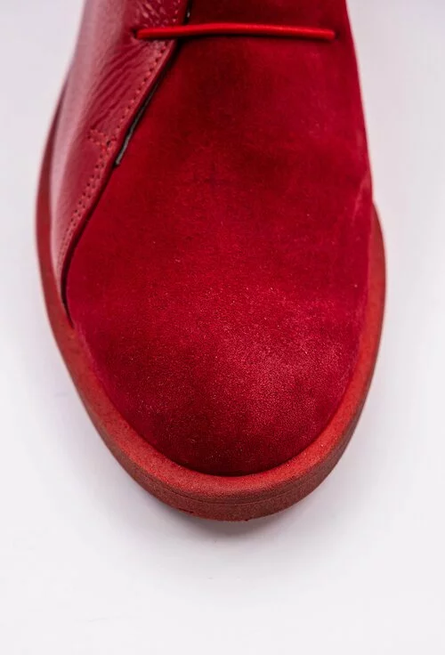 Pantofi rosii din piele naturala intoarsa si texturata
