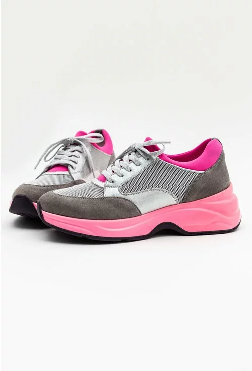 Pantofi sport gri din piele si material textil cu detalii roz neon