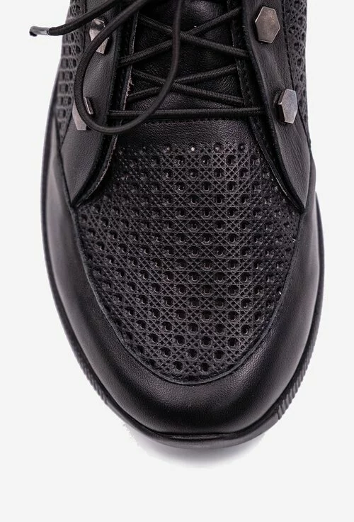 Pantofi sport negri din piele naturala perforata