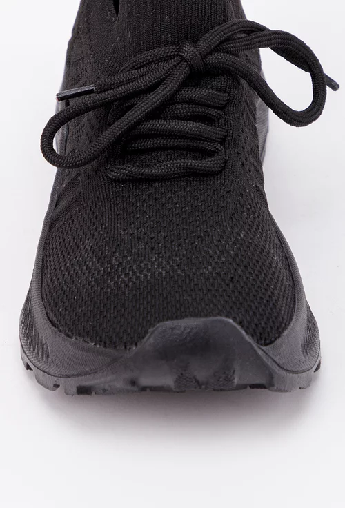Pantofi sport negri realizati din material textil