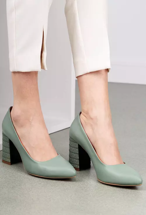 Pantofi verzi din piele naturala cu toc deosebit
