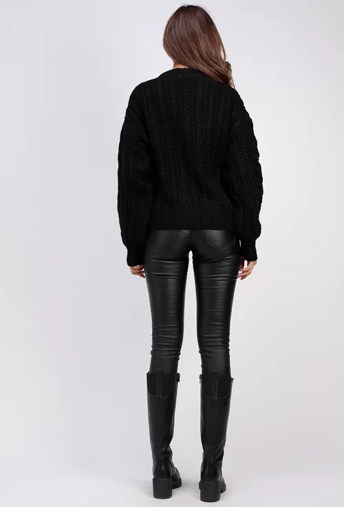 Pulover negru model crosetat cu nasturi