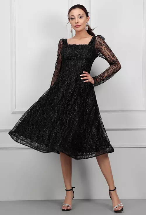 Rochie eleganta neagra cu decolteu patrat