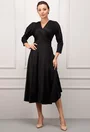 Rochie neagra cu decolteul in V