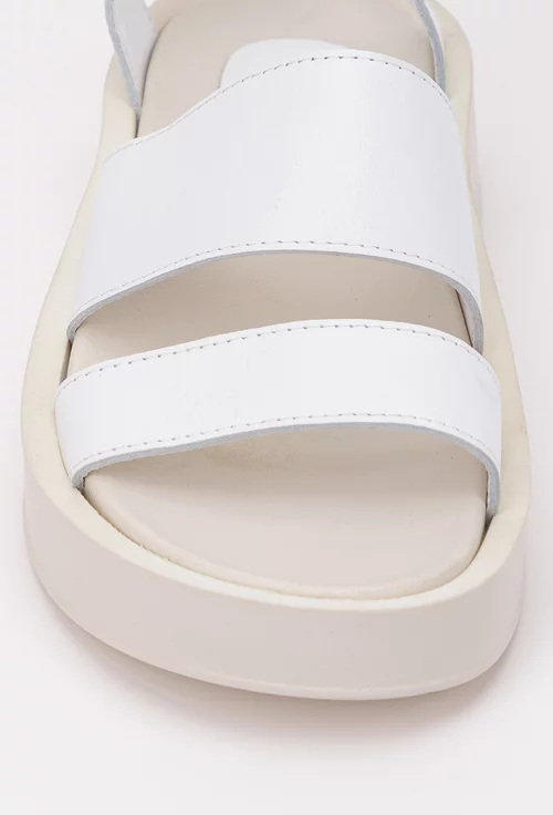 Sandale albe din piele cu inchidere catarama