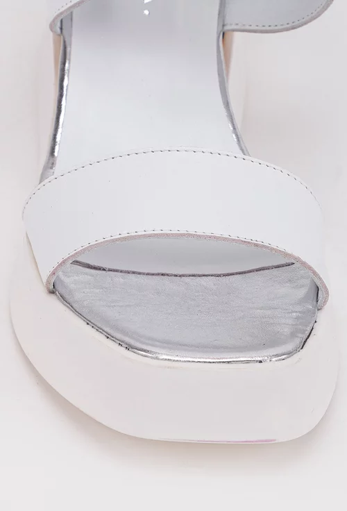 Sandale albe din piele cu talpa ortopedica cu detalii colorate