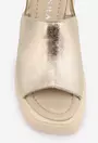 Sandale aurii din piele cu bareta la spate