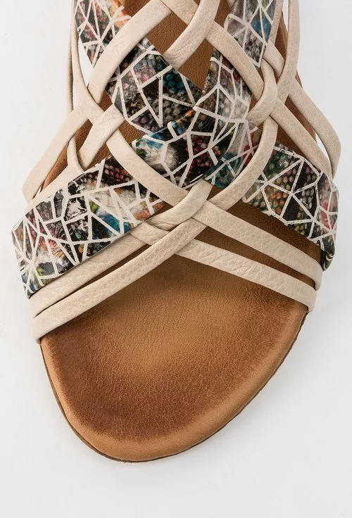 Sandale bej din piele naturala cu imprimeu geometric Alisa