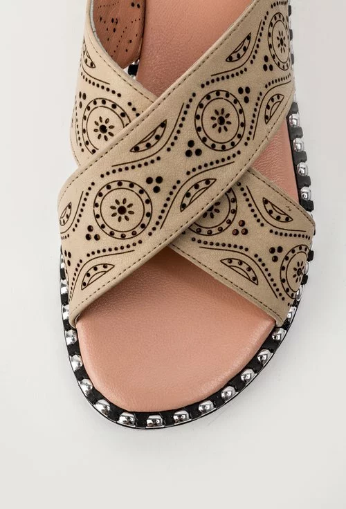 Sandale bej din piele naturala perforata Morena