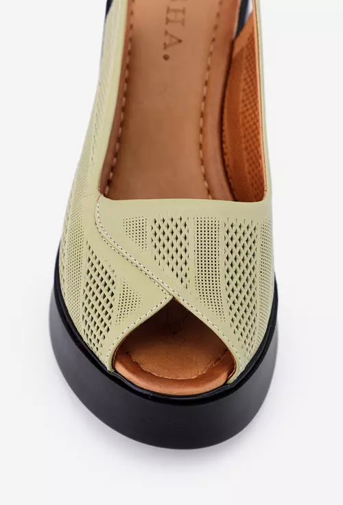 Sandale din piele perforata verzi cu platforma