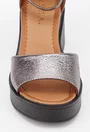 Sandale in nuanta argintie din piele cu platforma