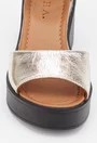 Sandale in nuanta aurie din piele cu platforma