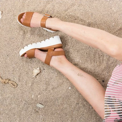 Sandale maro deschis din piele naturala Mona