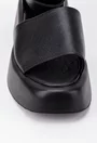Sandale negre din piele cu bareta in jurul gleznei