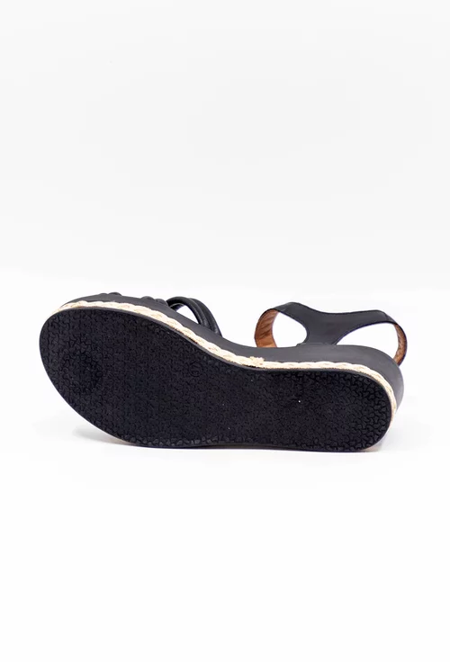 Sandale negre din piele naturala cu platforma si detalii impletite
