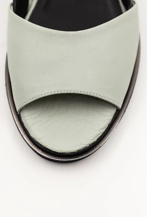Sandale nuanta verde-pastel din piele