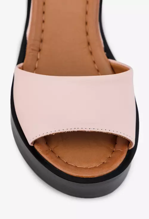 Sandale roz din piele cu platforma