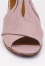 Sandale roz lila din piele prevazute cu decupaje