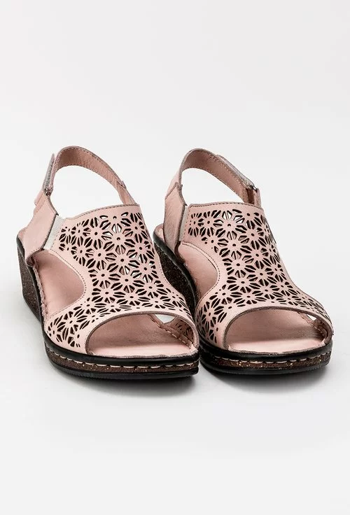 Sandale roz pudrat cu platforma din piele naturala Lavi