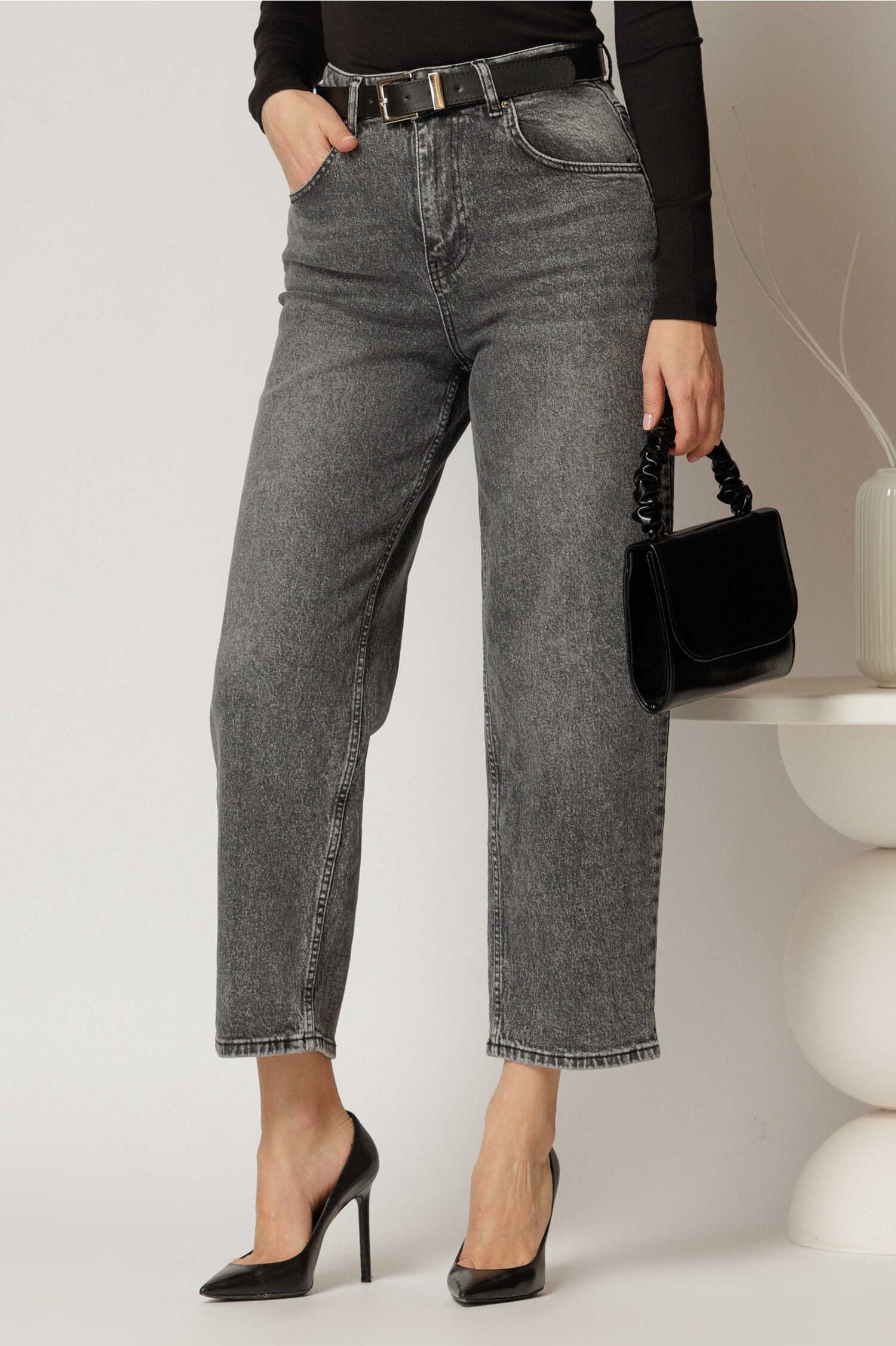 Blugi dama gri cu talie inalta si croi mom fit