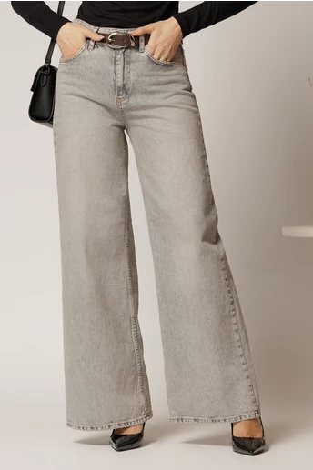 Blugi dama gri deschis cu croi larg si curea in talie