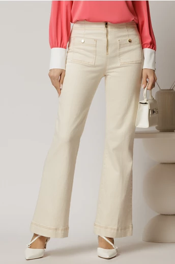 Blugi dama ivoar evazati cu buzunare patrate si fermoar metalic