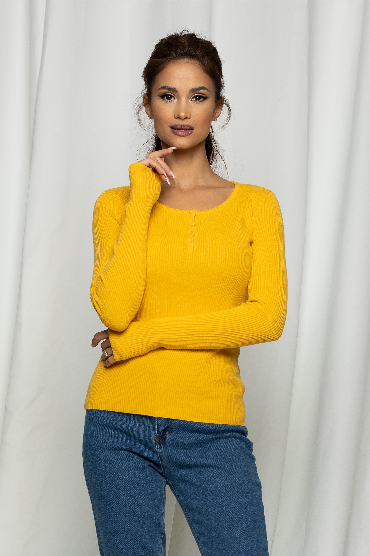 Bluza alexa galbena din tricot cu nasturi la decolteu