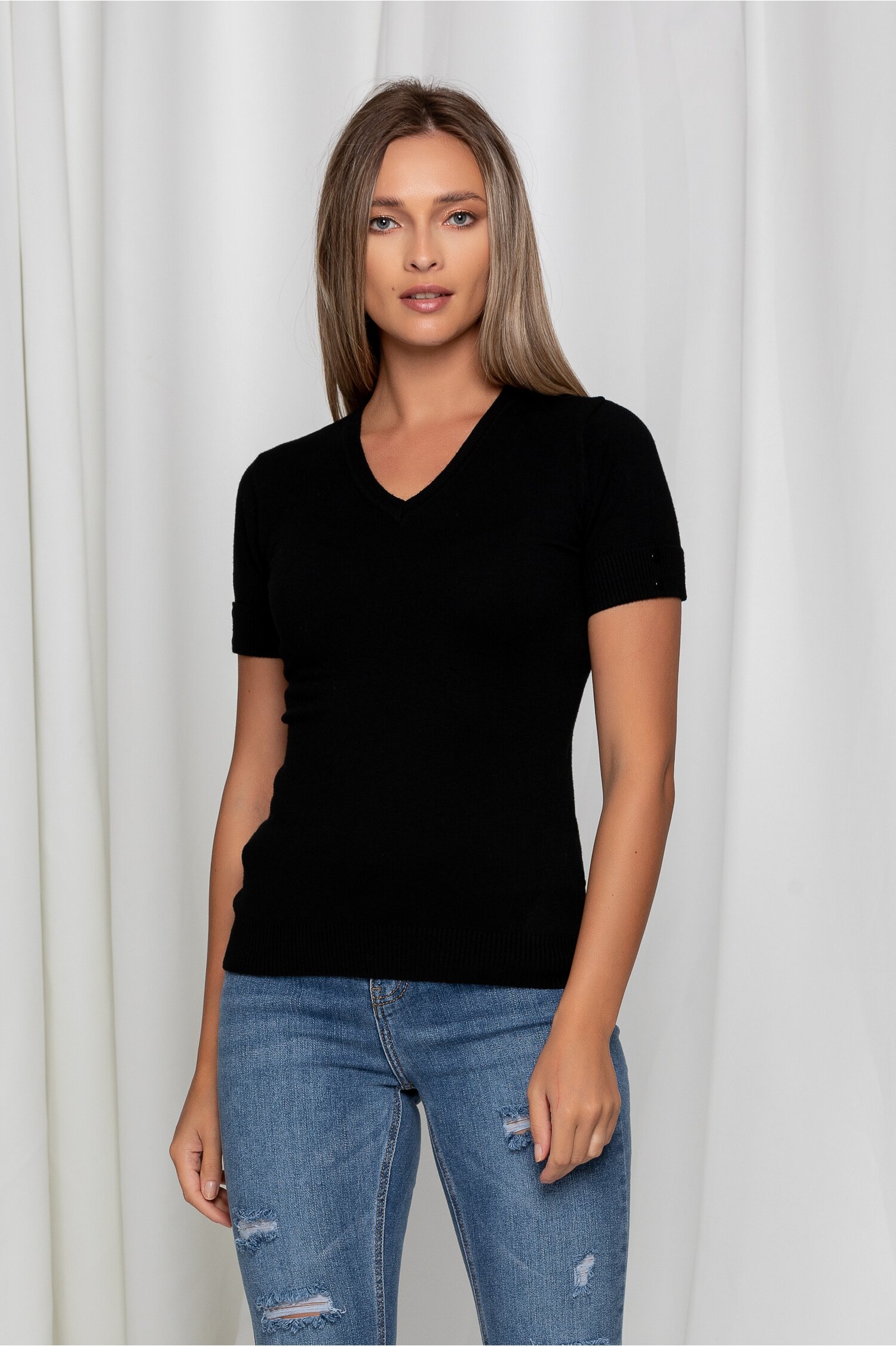 Bluza Amalia neagra din tricot cu maneci scurte