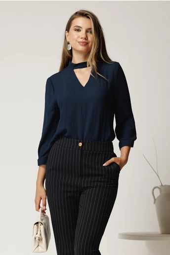 Bluza bleumarin din voal cu decupaj la decolteu