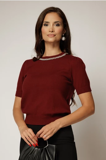 Bluza bordo din tricot cu manecile scurte si aplicatie la decolteu