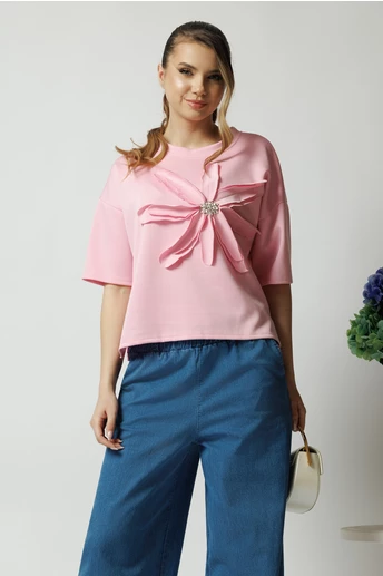 Bluza casual din viscoza roz cu floare maxi si strasuri